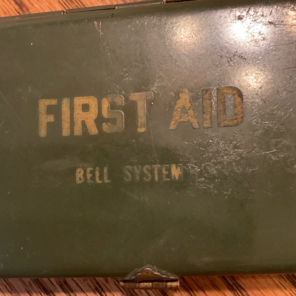 1950’s First Aid Metal box - Picture 5 of 6